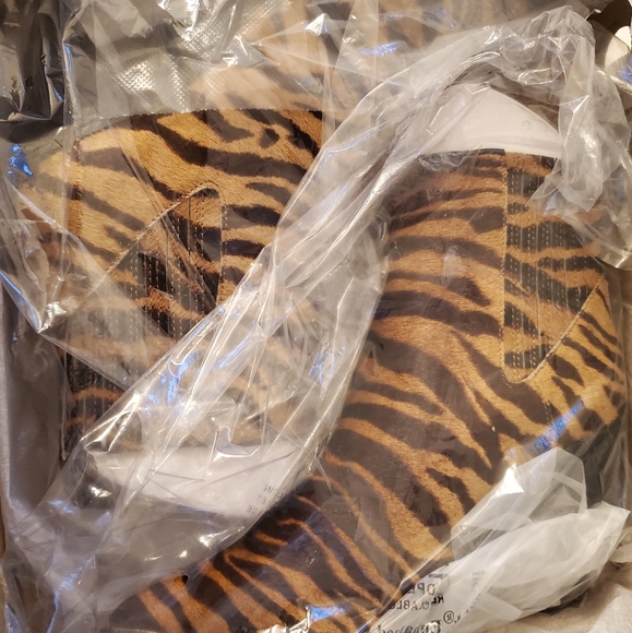 Kenneth Cole West Side Bootie | 7.5 - Picture 5 of 13